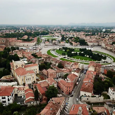 Deluxe Padova روبانو